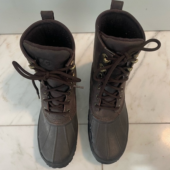 UGG, men’s 9, brown leather and black rubber duck boots, flawed - Picture 3 of 10